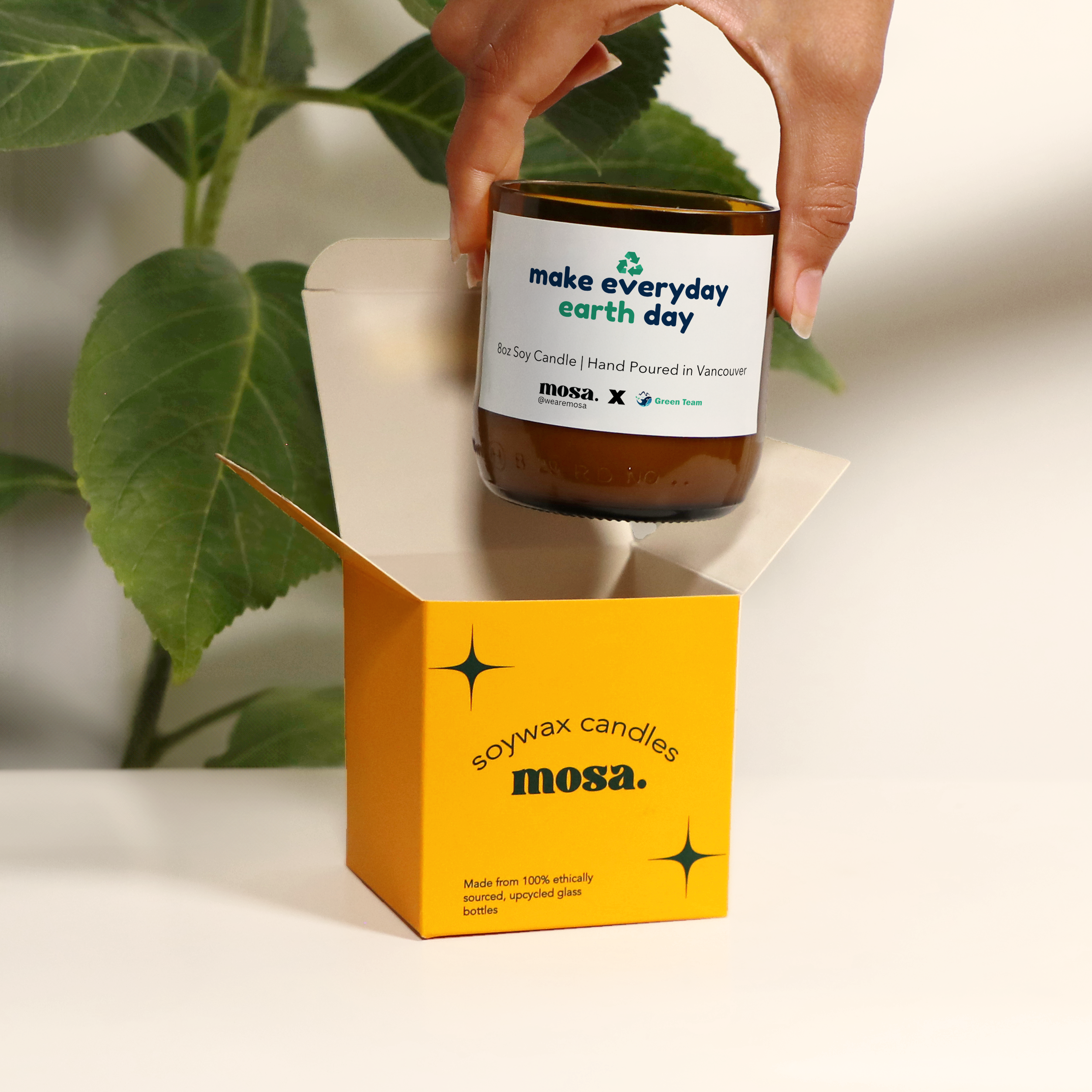 Custom corporate gift candles with your logo, soywax candles, make every day earth day