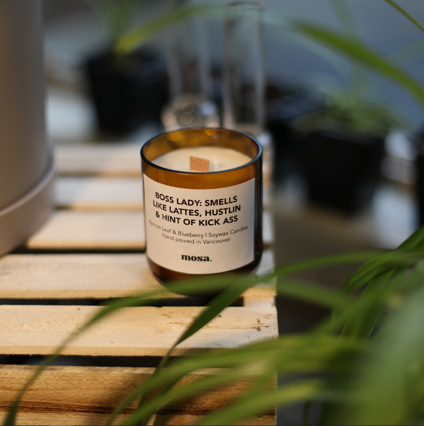 Boss Lady : Smells like lattes, hustlin’ and a hint of kick ass Apricot Leaf Blueberry Candle
