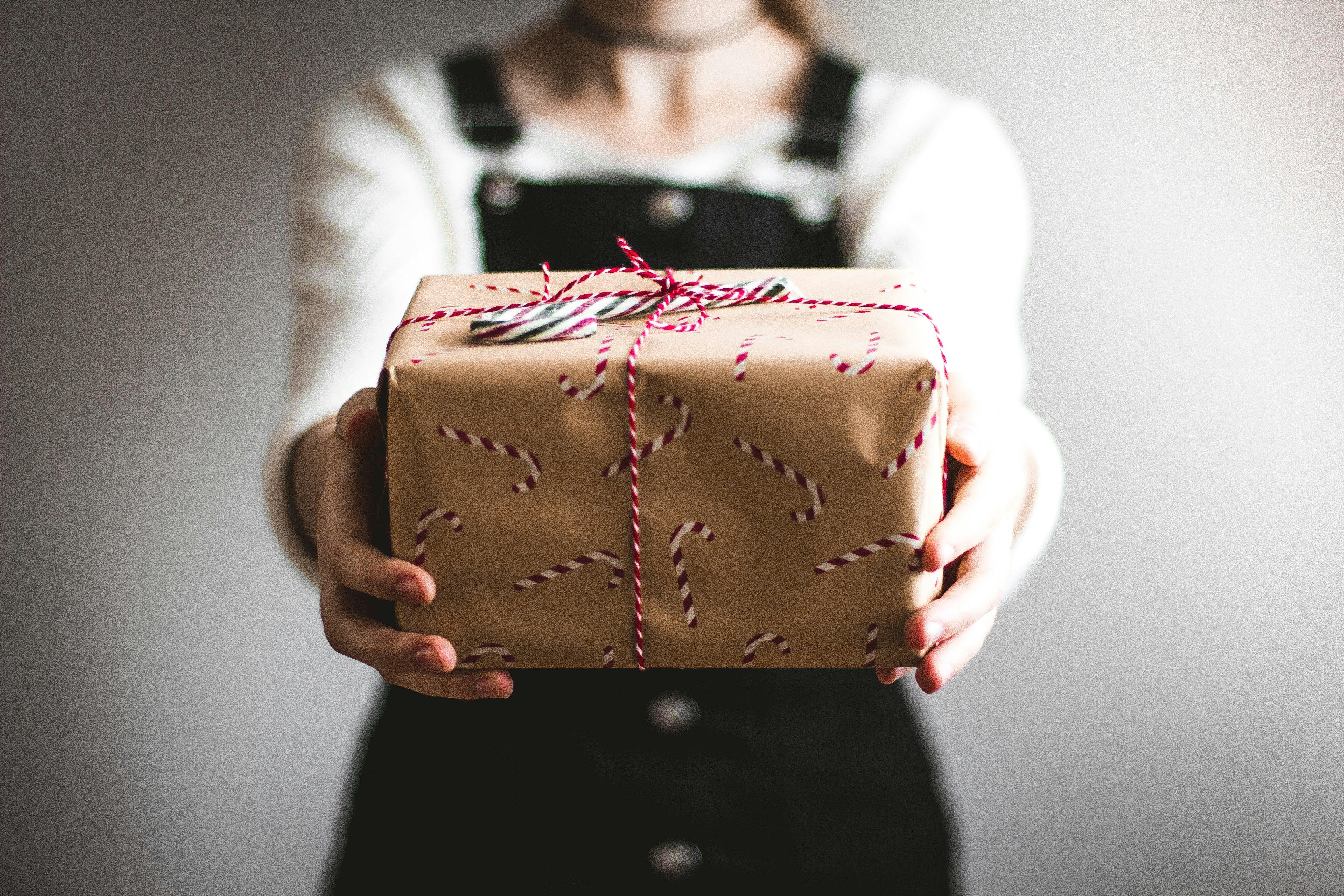 Give the Gift of Fragrance: Uncover the Charm of Soy Candles for Mom