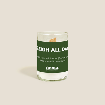 Sustainable gifts made with recyclable glassware, mountain spruce and amber Christmas candle