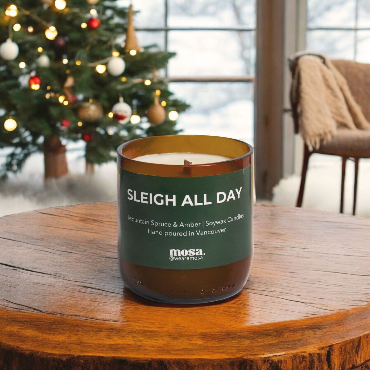 Sustainable gifts made with recyclable glassware, mountain spruce and amber Christmas candle