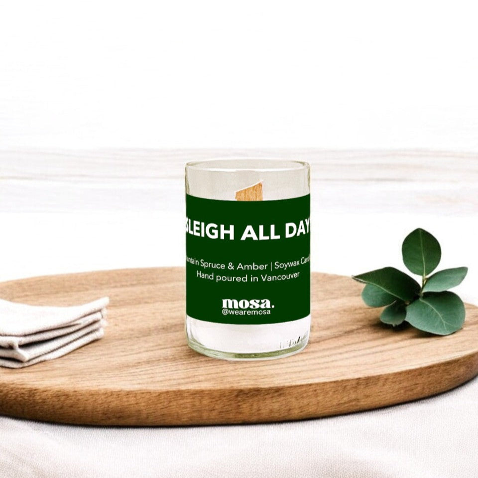 Sustainable gifts made with recyclable glassware, mountain spruce and amber Christmas candle